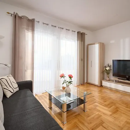 Marko Apartment *