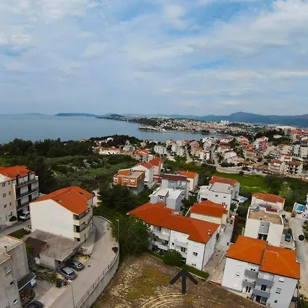 Marko Апартаменты Подстрана