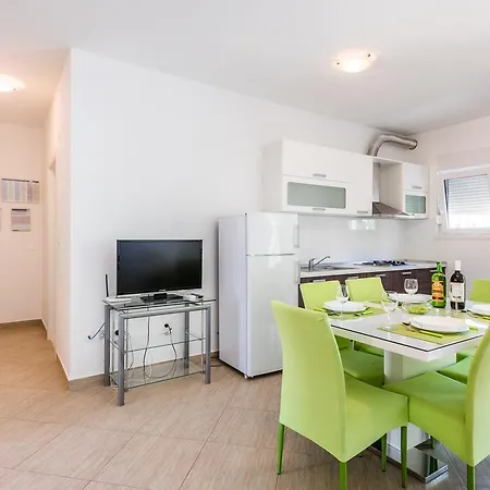 Апартаменты Marko Подстрана